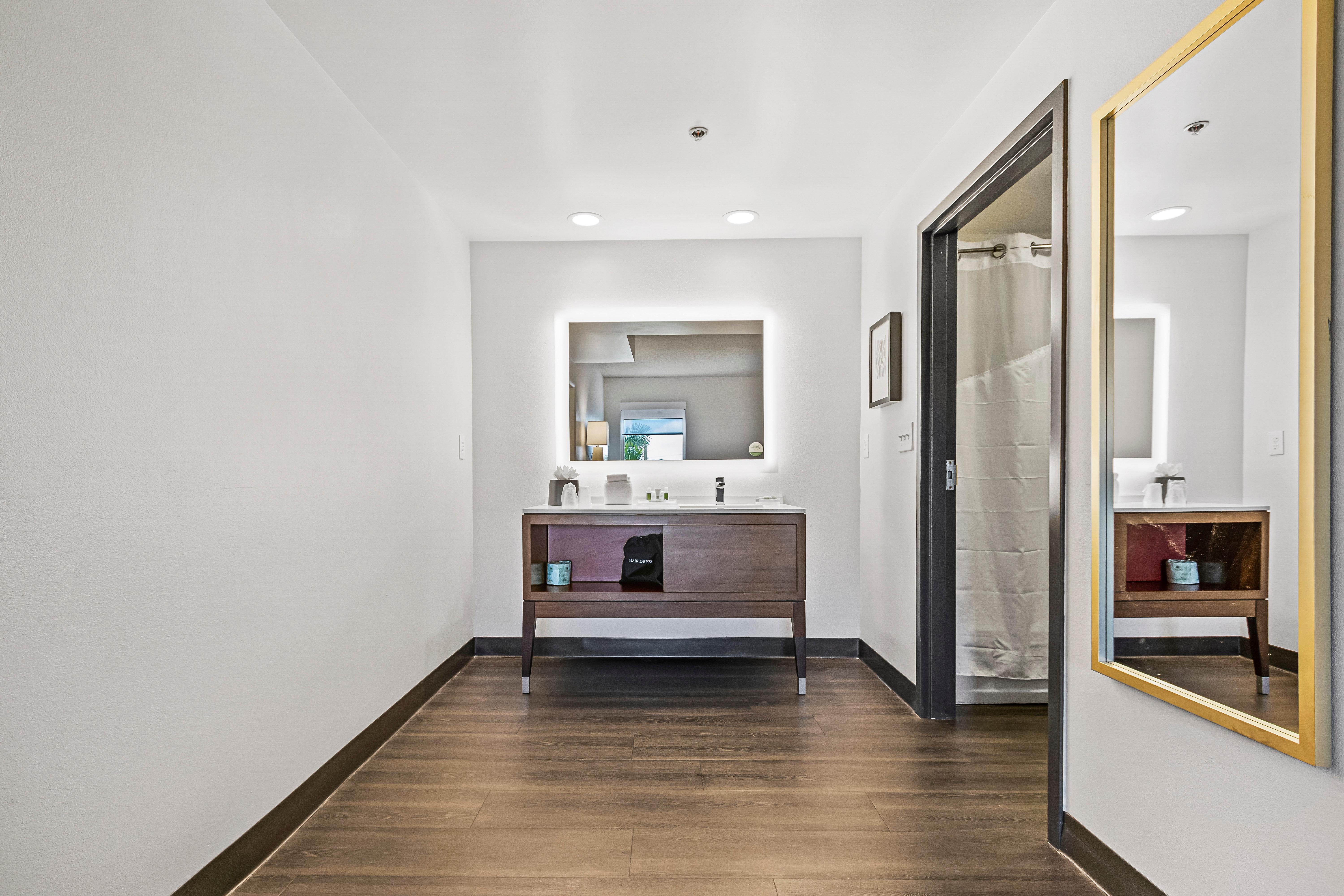 Hotel Holiday - West By Ihg St. Petersburg