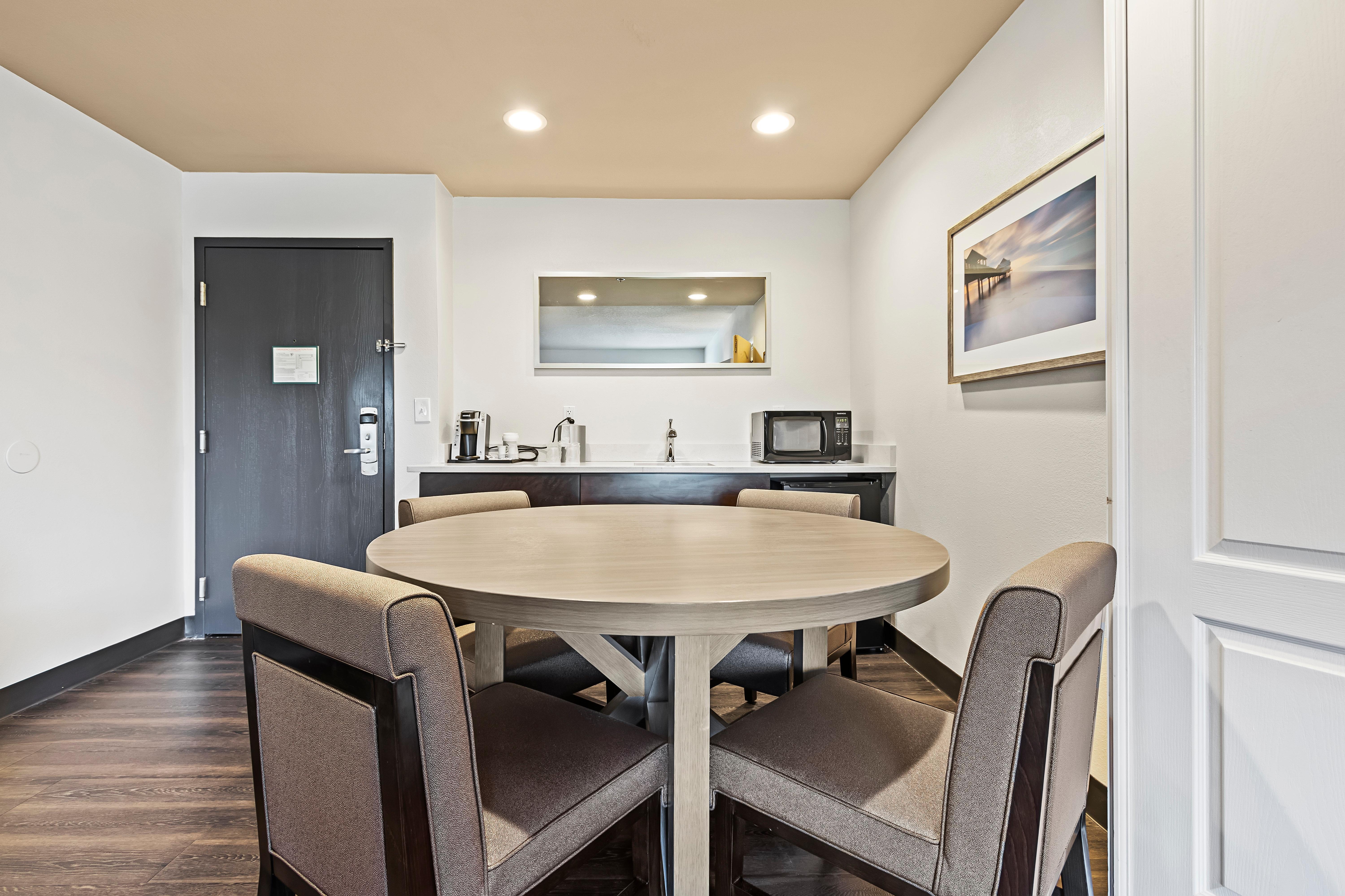 Hotel Holiday - West By Ihg St. Petersburg