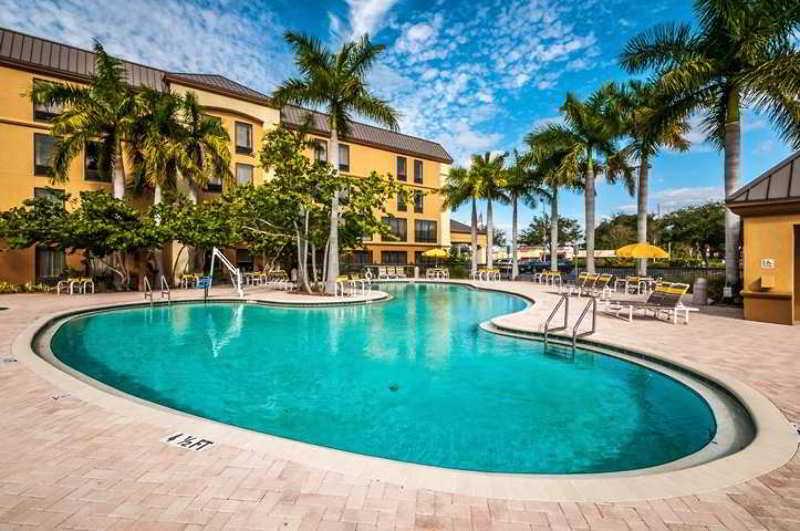 - West By Ihg St. Petersburg